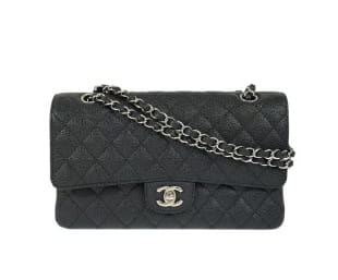 CHANEL<br>
                        W フラップキャビアスキン